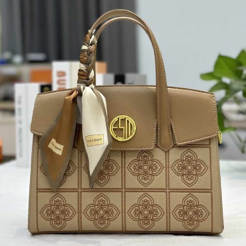 Sac bandoulière en similicuir beige avec foulard en soie brodé pour femme