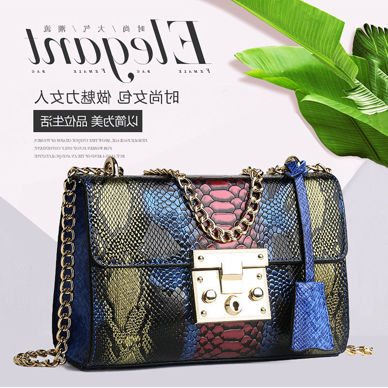 Petit sac carré à chaîne avec motif serpent