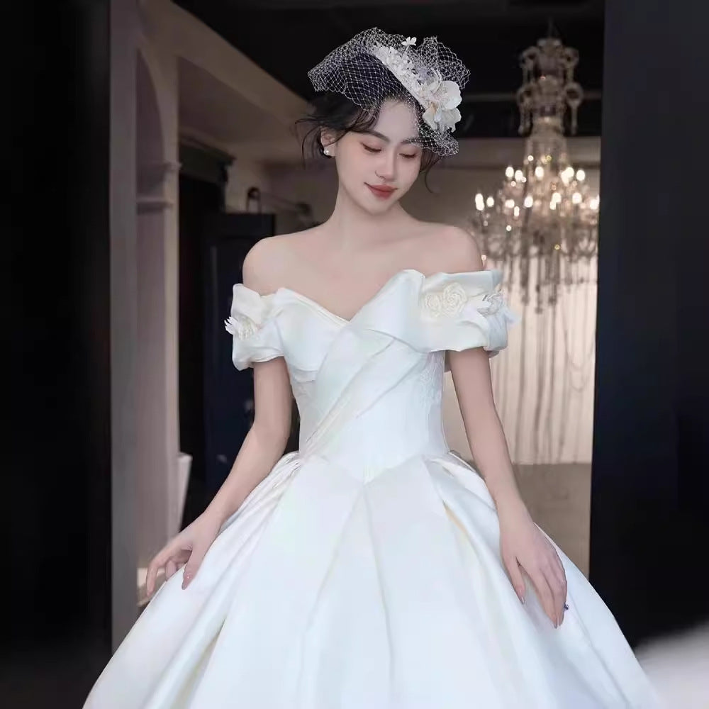 Satin Main Wedding Dress Off-shoulder French Welcome Yarn High Sense