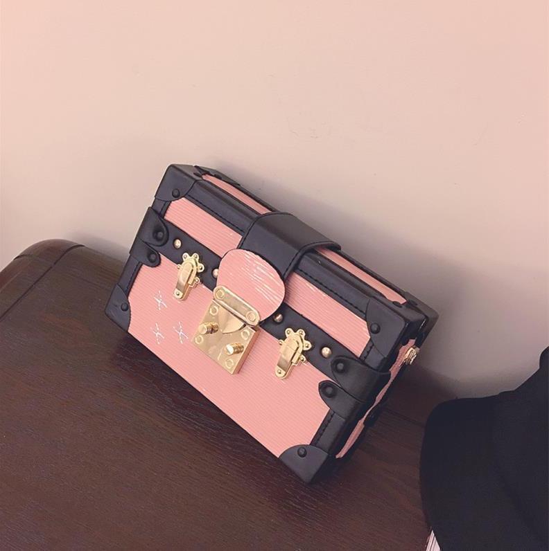 حقيبة كتف نسائية مربعة صغيرة مقاومة للاهتراء بقفل