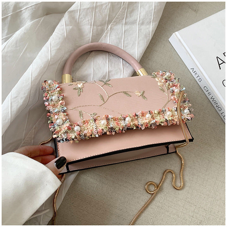 Single shoulder straddle portable small square bag