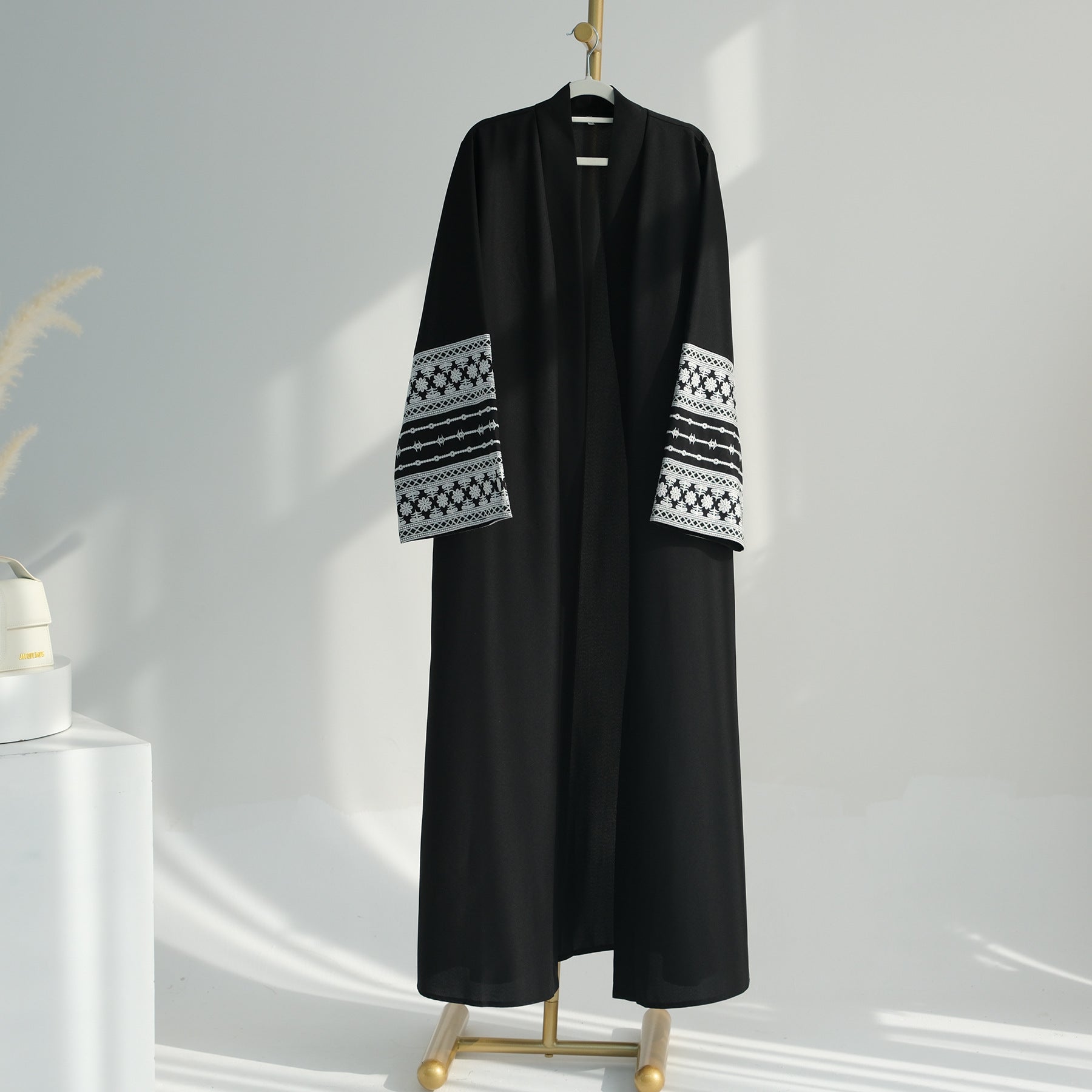 Embroidered Elegant Cardigan Robe for Middle East Saudi Turkey Dubai