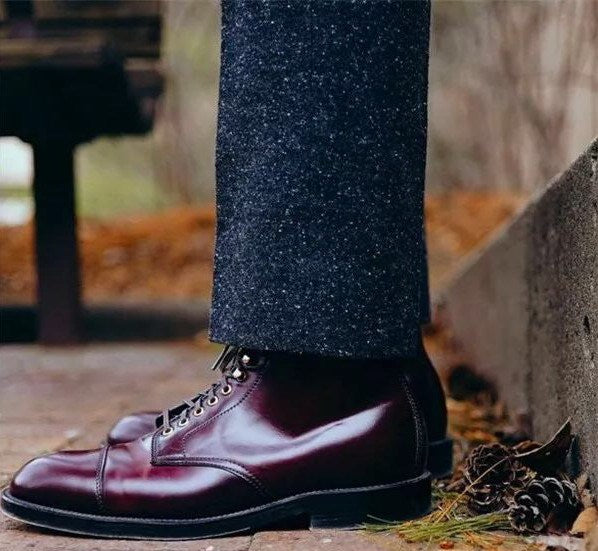 Trois Chaussures Habillées en Cuir pour Homme
