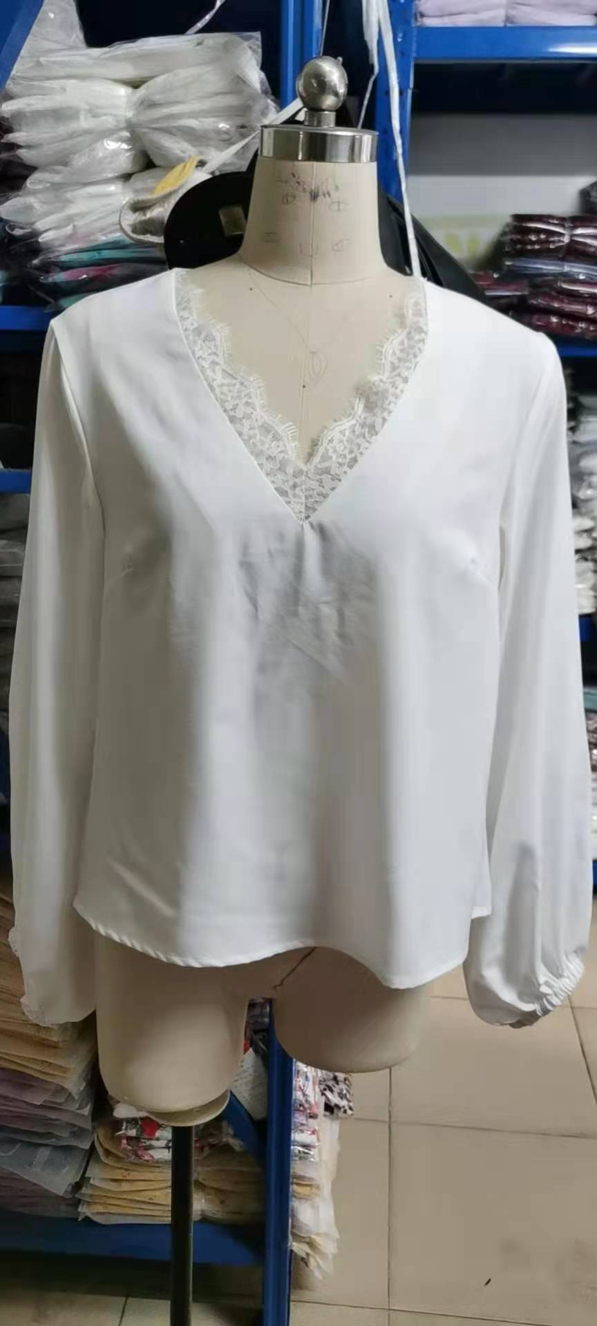 Solid Color V-neck Long Sleeve Top