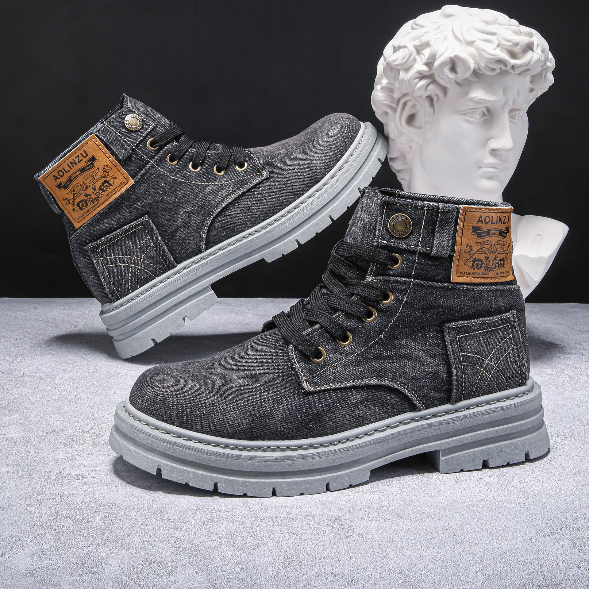 Chaussures de skate montantes en jean avec talon compensé bleu et noir