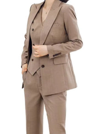 Women's Suit Commuter Drape Suit