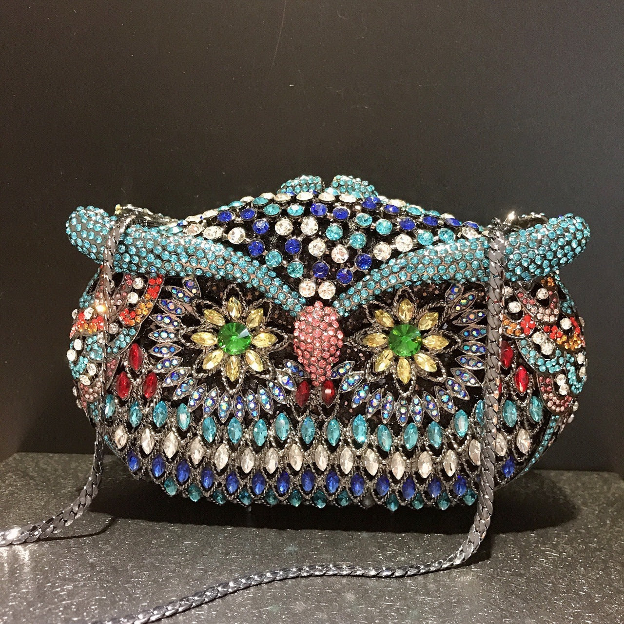 Hollow Out Diamond Banquet Clutch Bag Small 16x10x6.5cm Magnetic Buckle