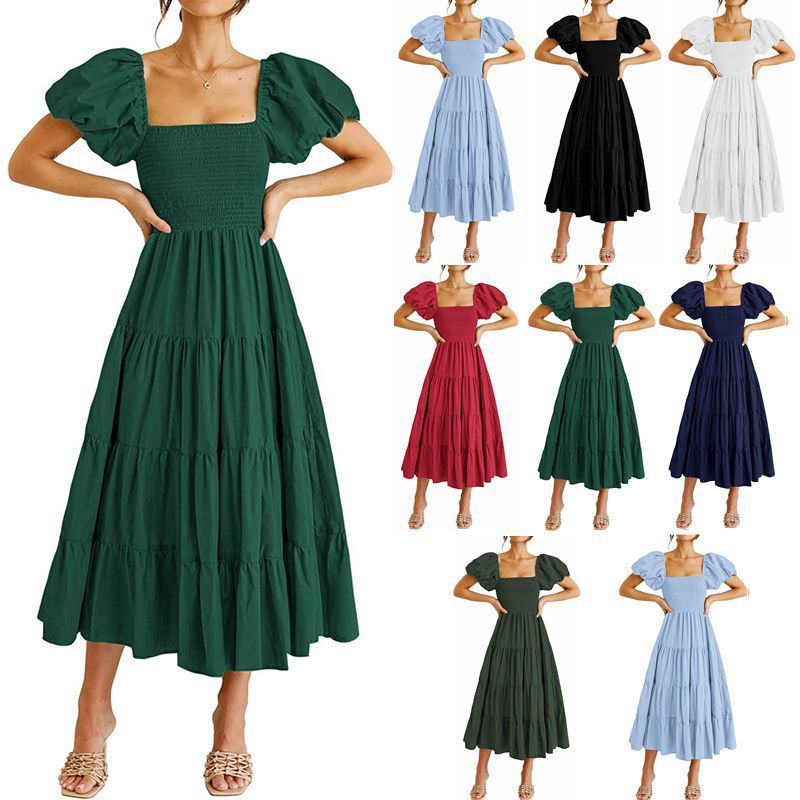 Robe courte plissée à col carré, dos nu et manches bouffantes