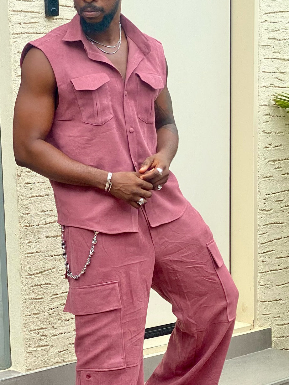Ensemble chemise sans manches boutonnée et pantalon cargo