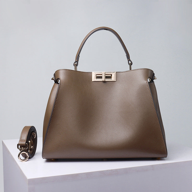 Sac à bandoulière en cuir grand format pour femme avec fermeture à verrou