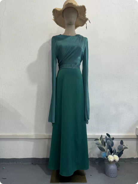 Robe longue en satin à manches larges ourlet et coupe ajustée, en gaze de verre