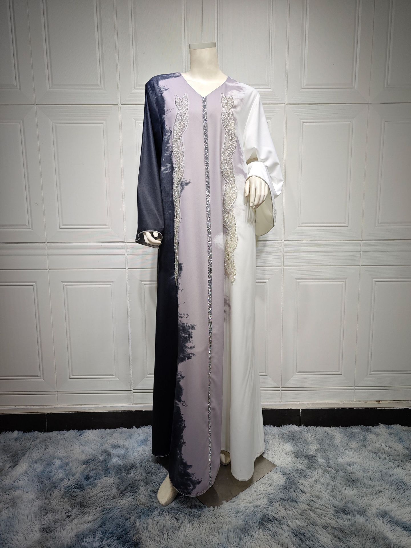 Robe musulmane brodée de perles, tie-dye et strass