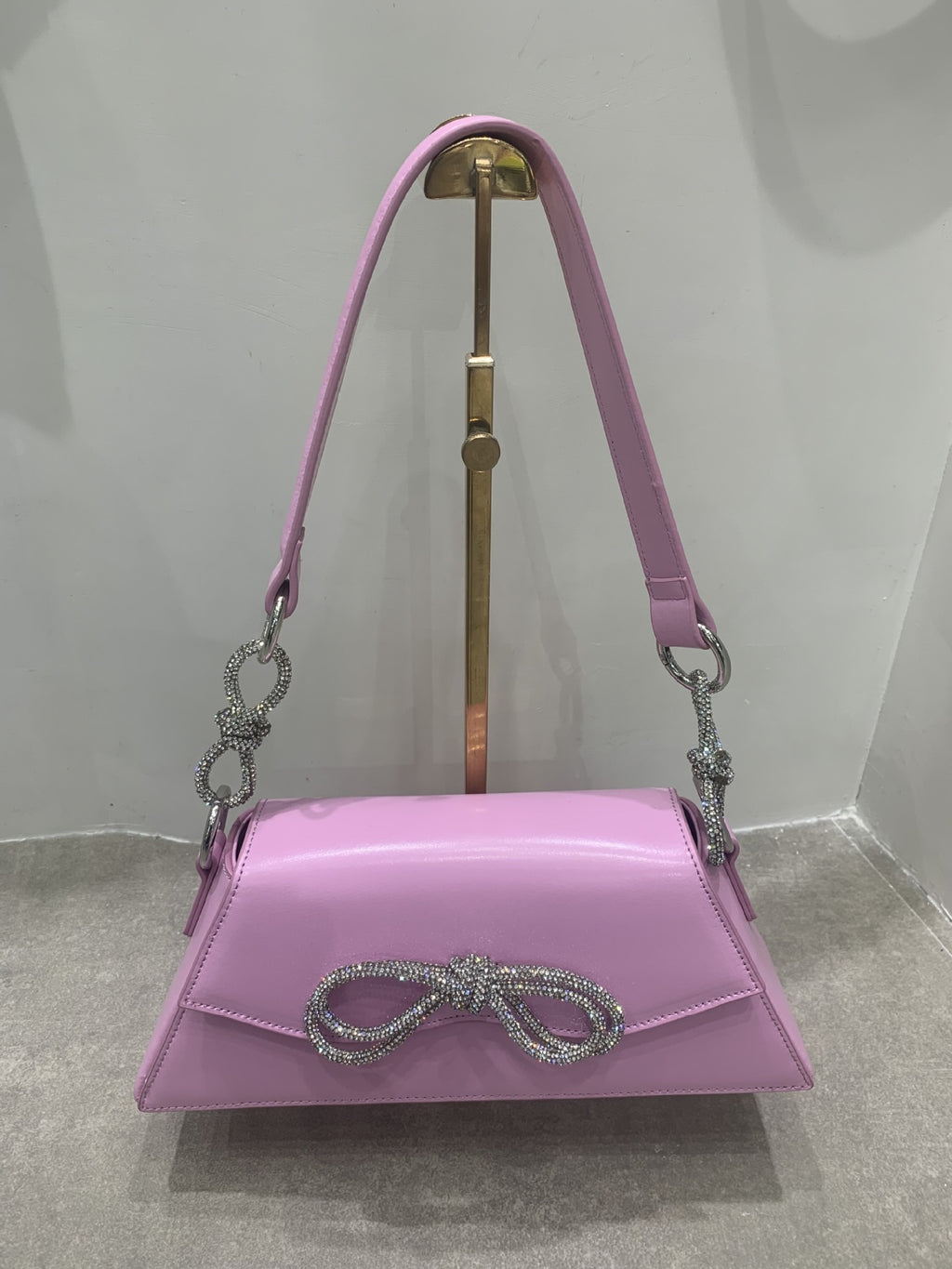 Leather Luxury Bow Buckle Shoulder Bag with Flip Design