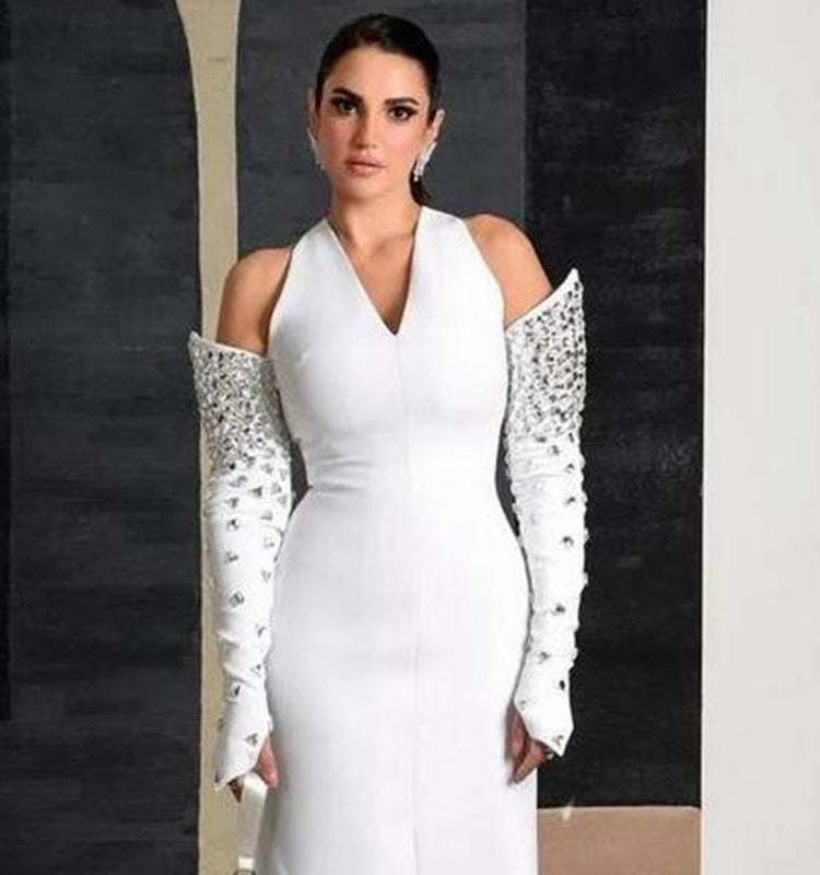 Robe ajustée en V pour femmes avec clous en strass