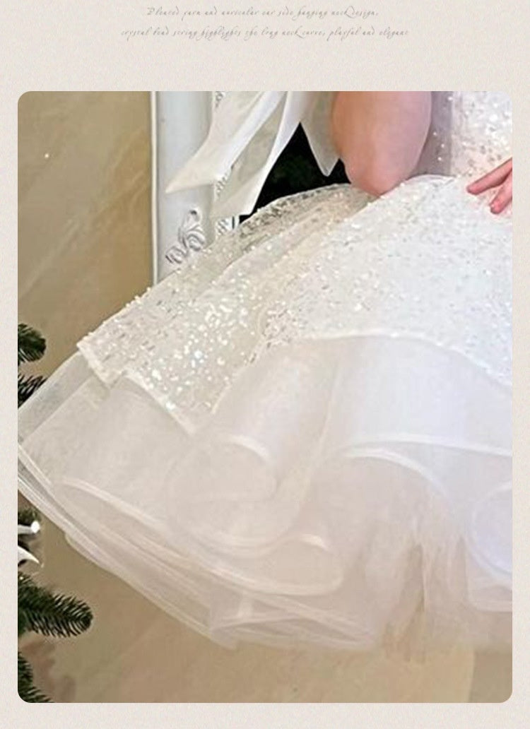 Jupe blanche de cérémonie pour une fête d'anniversaire de fille