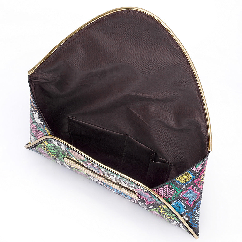Pochette enveloppe en similicuir imprimé serpent, taille moyenne