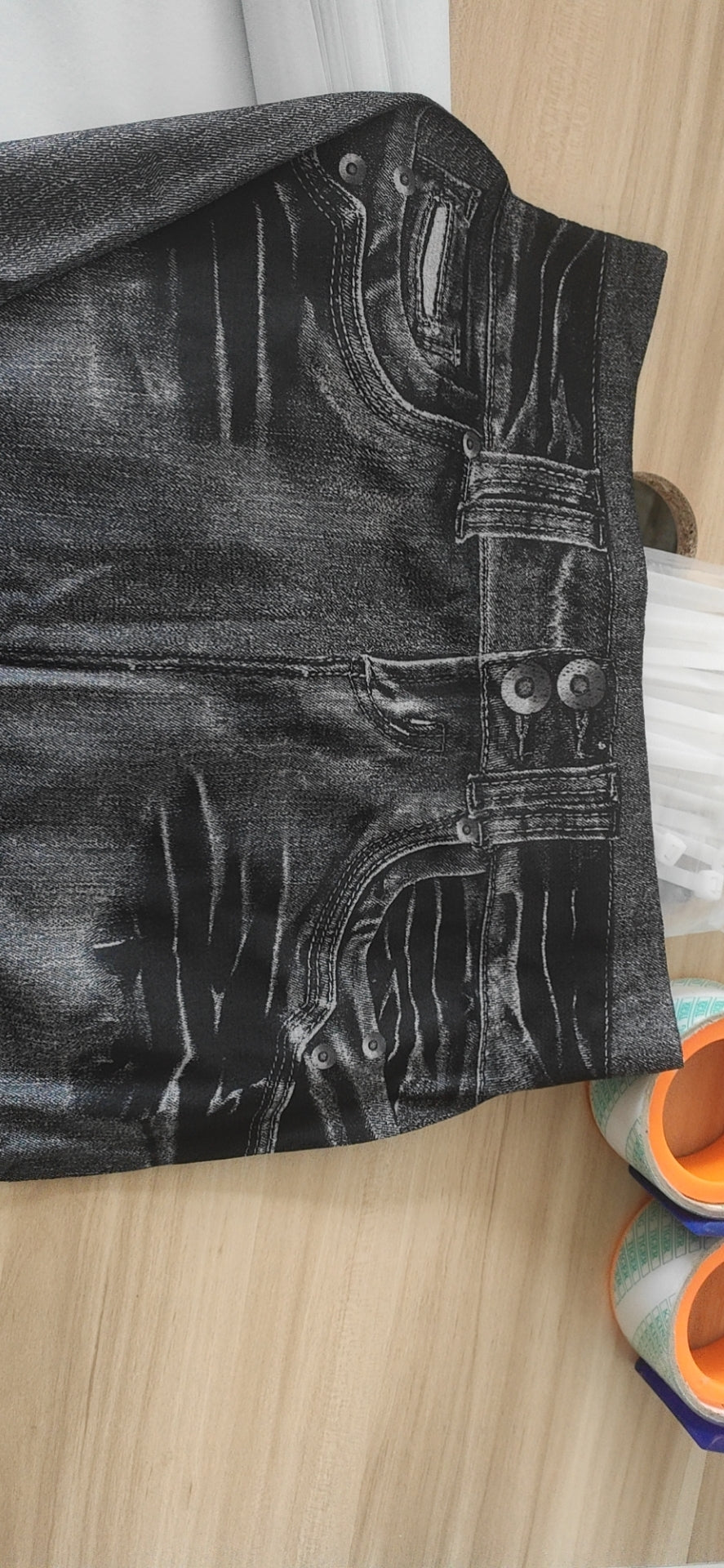 Pantalon en jean stretch coupe skinny taille haute avec fausses poches