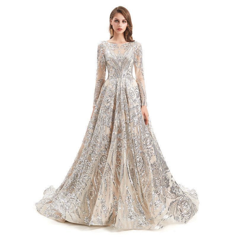 Robe femme élégante à broderies de paillettes, style travail soigné