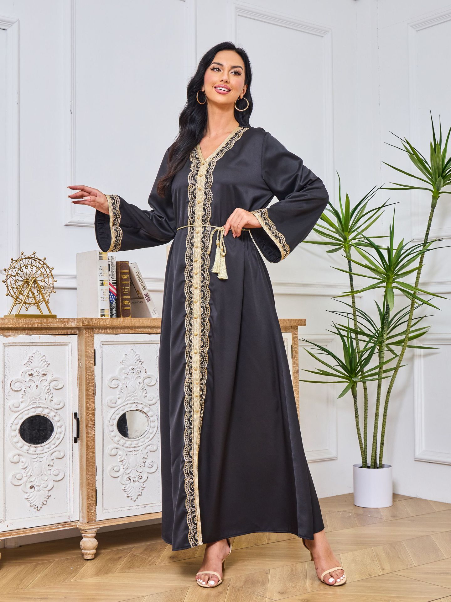 Robe abaya arabe ornée de motifs imprimés à la pierre chaude et de broderies