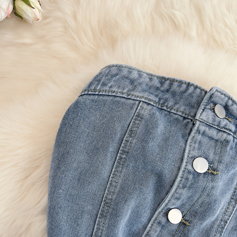 Combinaison salopette sans manches en jean bleu à jambes larges et droites avec poches