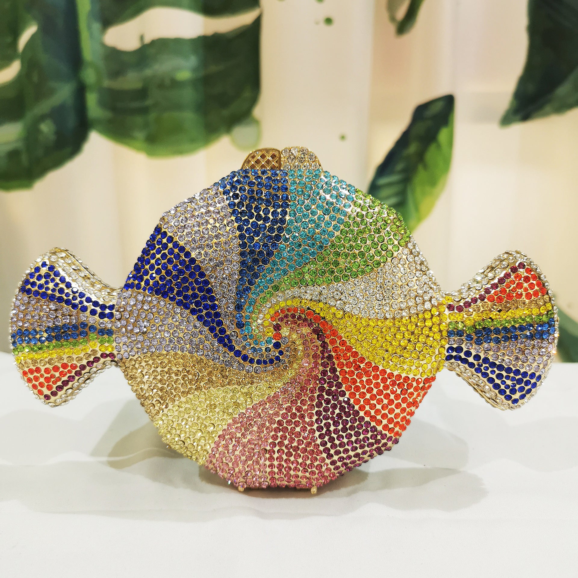 Mini pochette ornée de diamants fantaisie, de bonbons et de perles