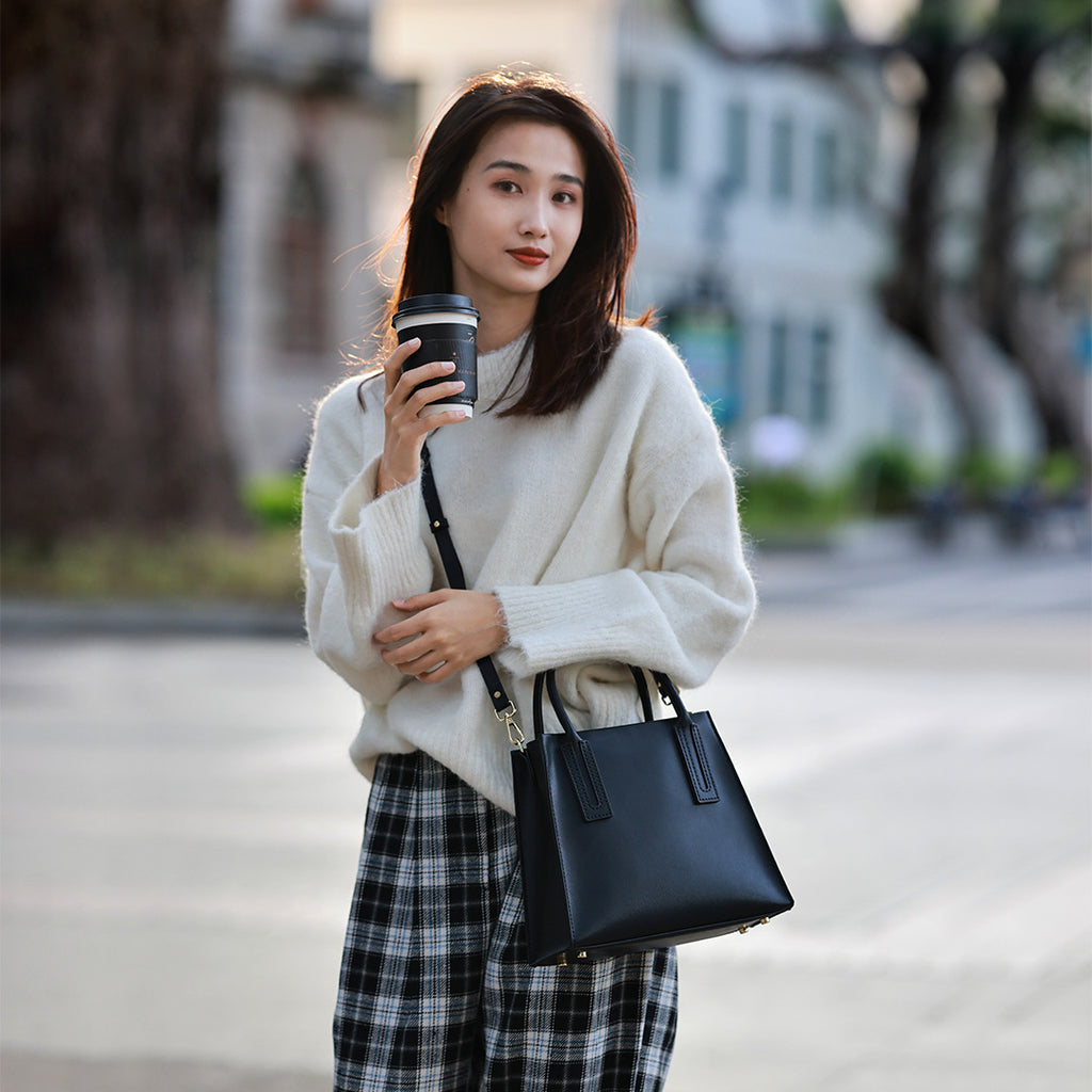 Leather Handbag Women’s Large Capacity Handmade Medium Bag