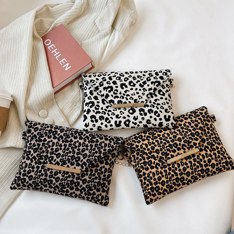 Leopard Canvas One-Shoulder Envelope Bag with Diagonal Chain Strap