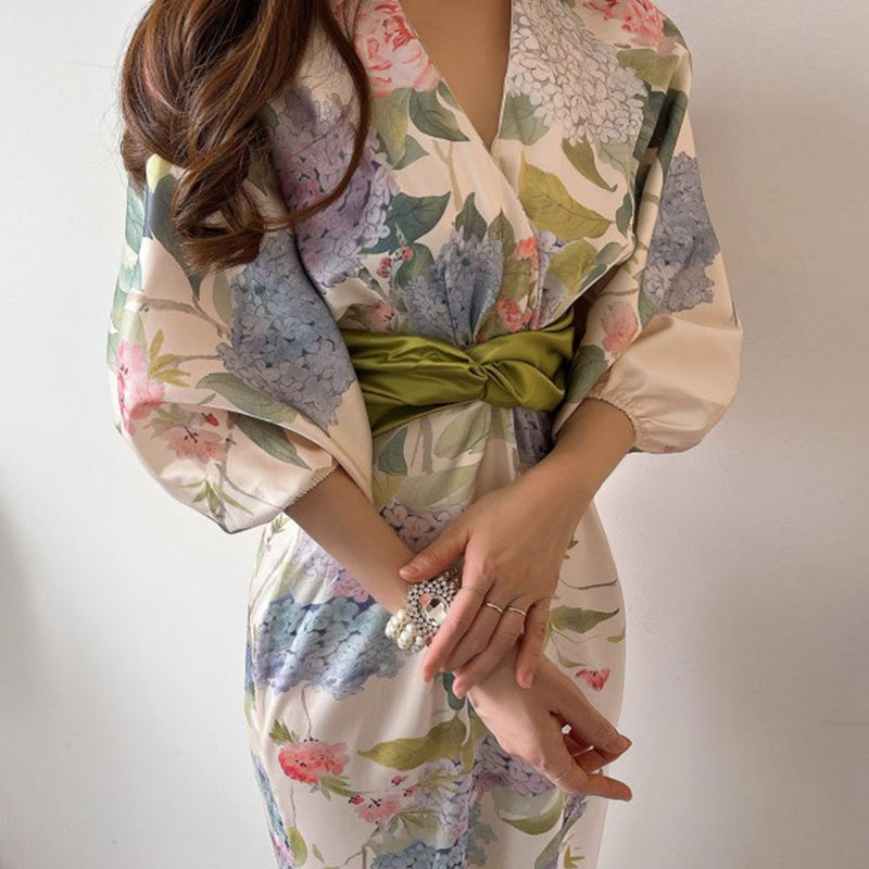Robe élégante française imprimée à col en V et taille haute