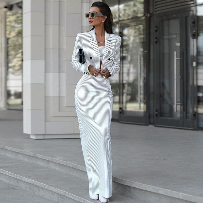Ensemble deux pièces tailleur personnalisé en blanc à carreaux pour femme