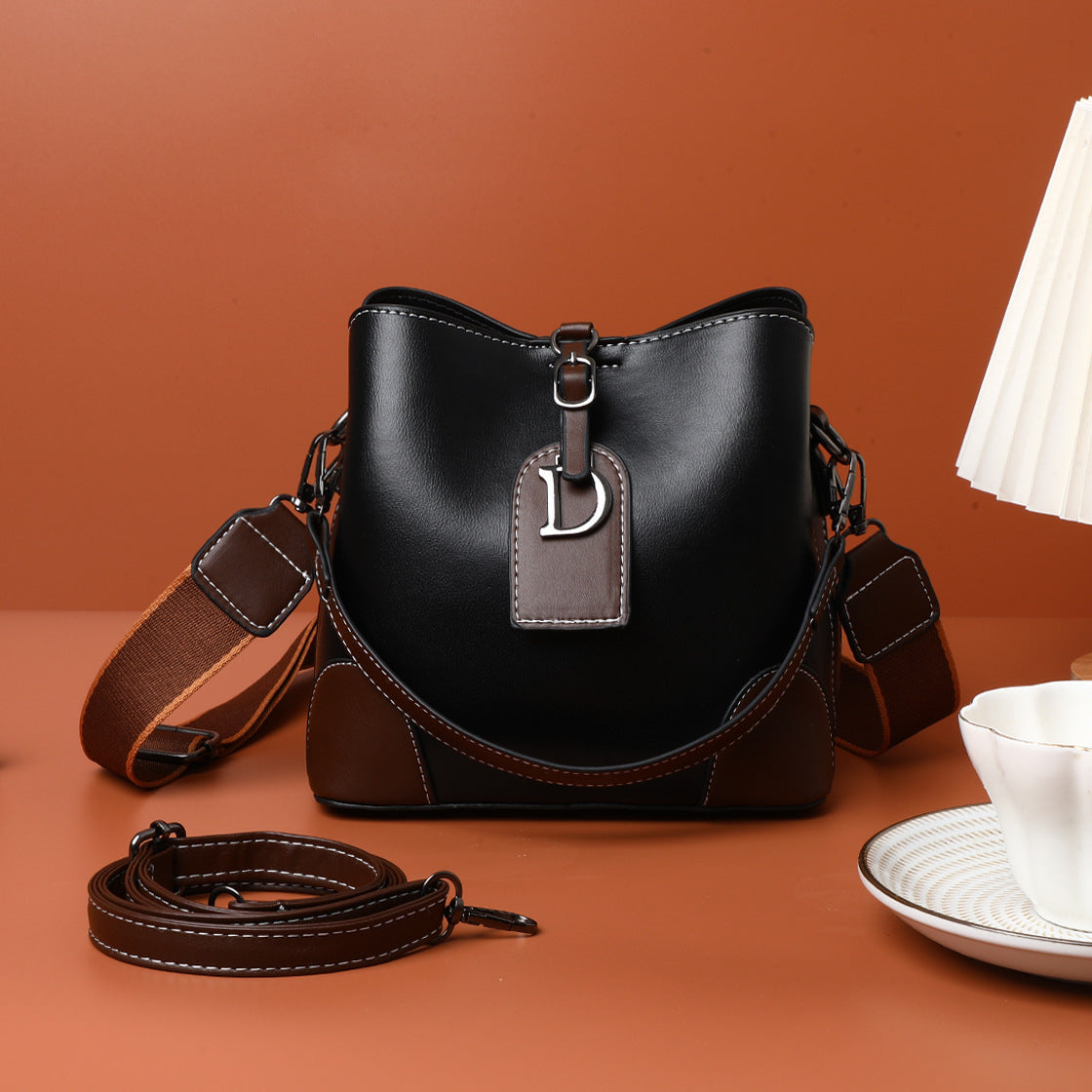 Women’s Soft PU Bucket Bag with Tassel and Zipper, 21x12x19 cm