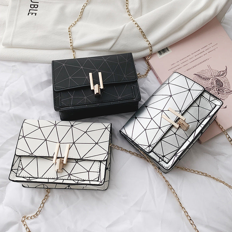 Petit Sac Carré en Similicuir à Couture Chaîne avec Fermoir