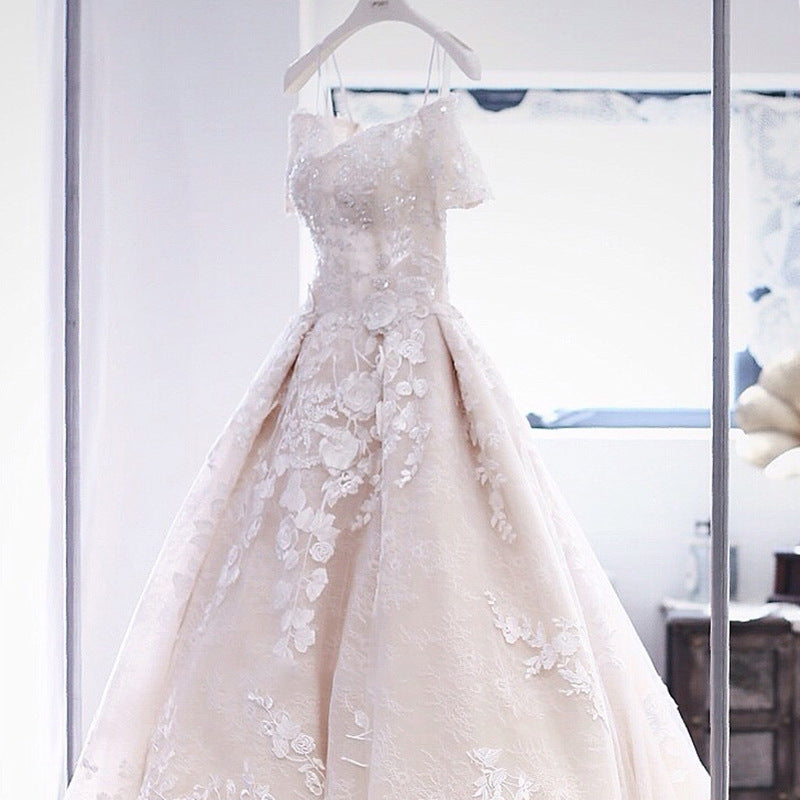 Robe de mariée asymétrique en satin épais en fibre de polyester