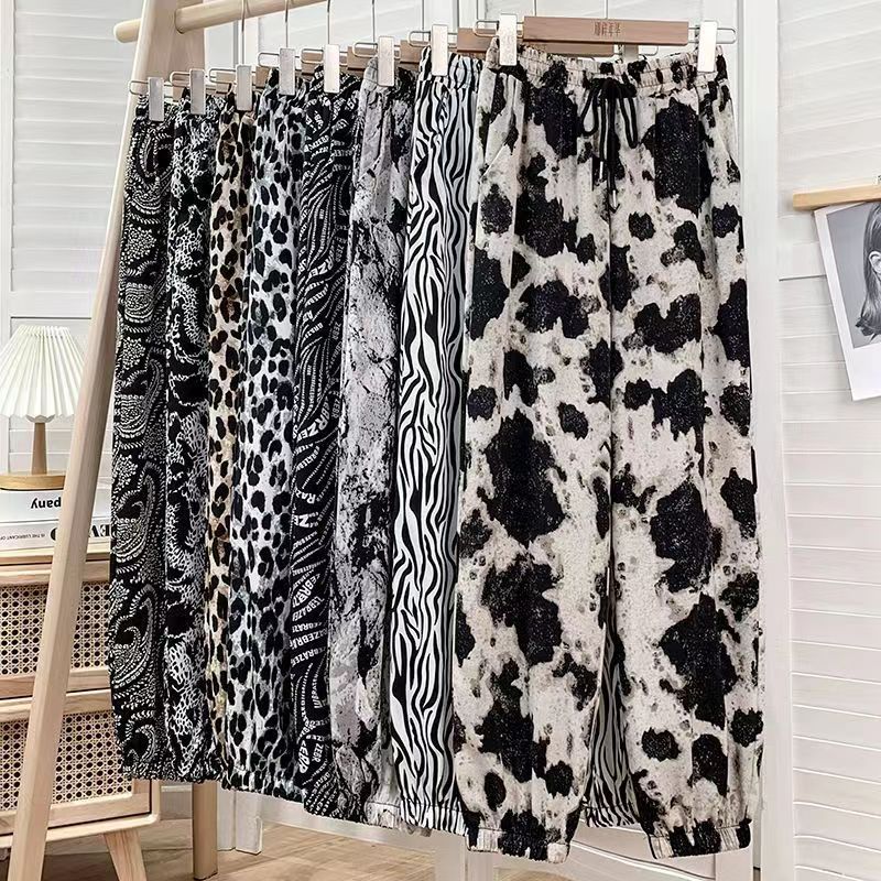 Pantalon de jogging taille haute en soie glacée, motif peinture à l'encre tie-dye