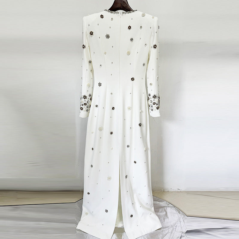 فستان ماكسي ضيق مزين بالخرز والماس شديد التحمل