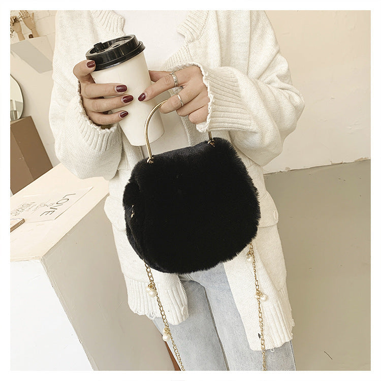 Women's Fashionable Elegant Pearl Chain Handbag
