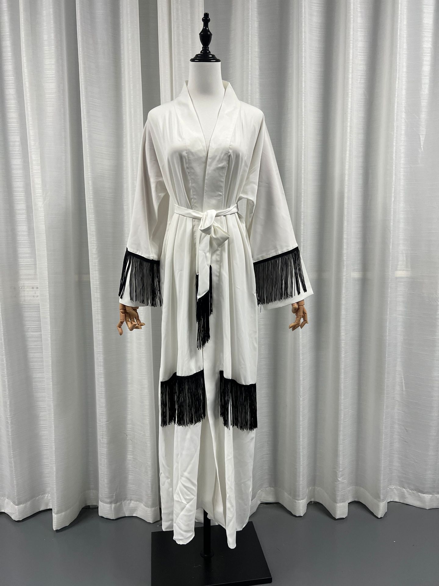 Vêtements ethniques arabes saoudiens du Moyen-Orient Abaya manteau à franges robe de mode