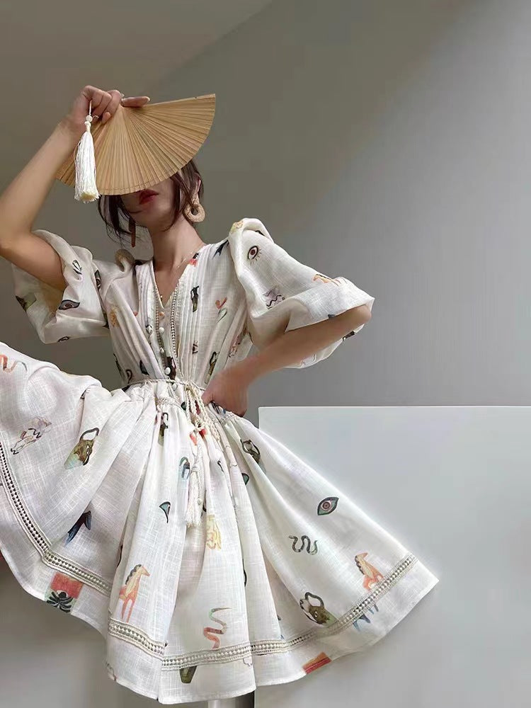 فستان نسائي من الدانتيل بتصميم كلاسيكي فضفاض بأكمام منفوخة وطبعة فرنسية