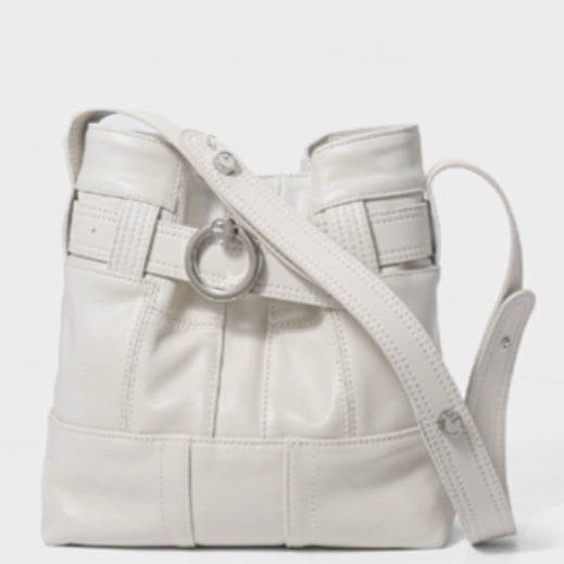 Sac bandoulière en cuir de vachette beige avec surpiqûres