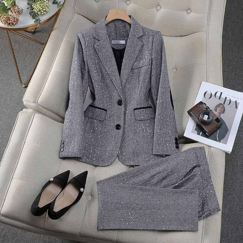 Tailleur deux pièces gris professionnel à manches longues pour femme