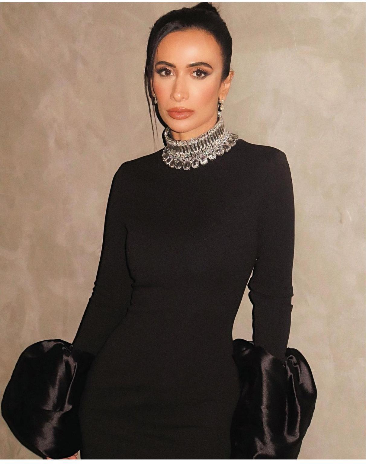 Robe de soirée moulante noire à manches longues avec strass pour événements arabes