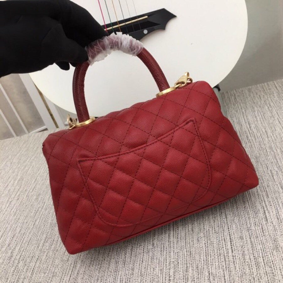 Leather Caviar One-Shoulder Messenger Bag with Diamond Chain & Classic Ball Pattern, Medium 23x14x8cm