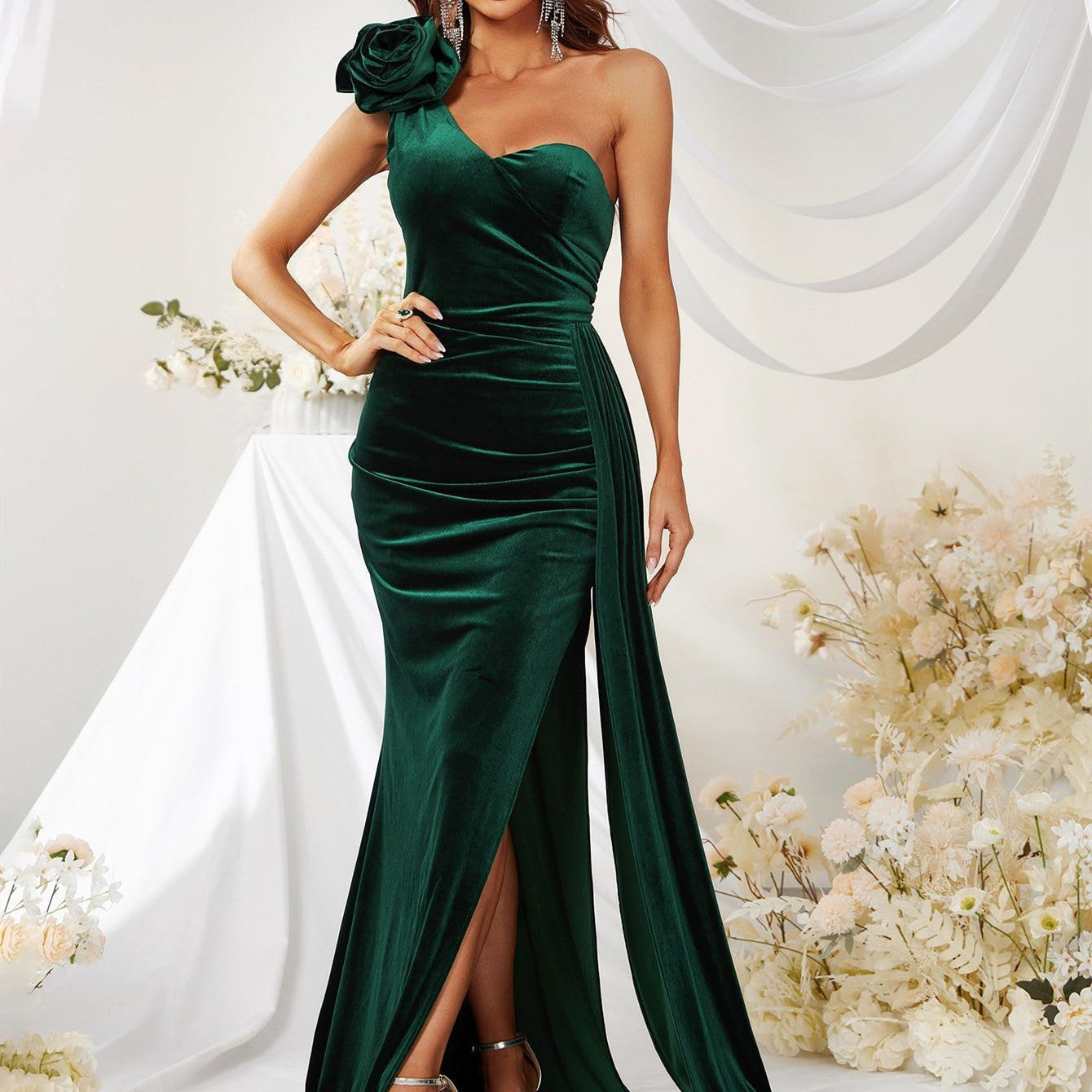 Robe longue vert foncé sans manches et asymétrique à fleurs 3D