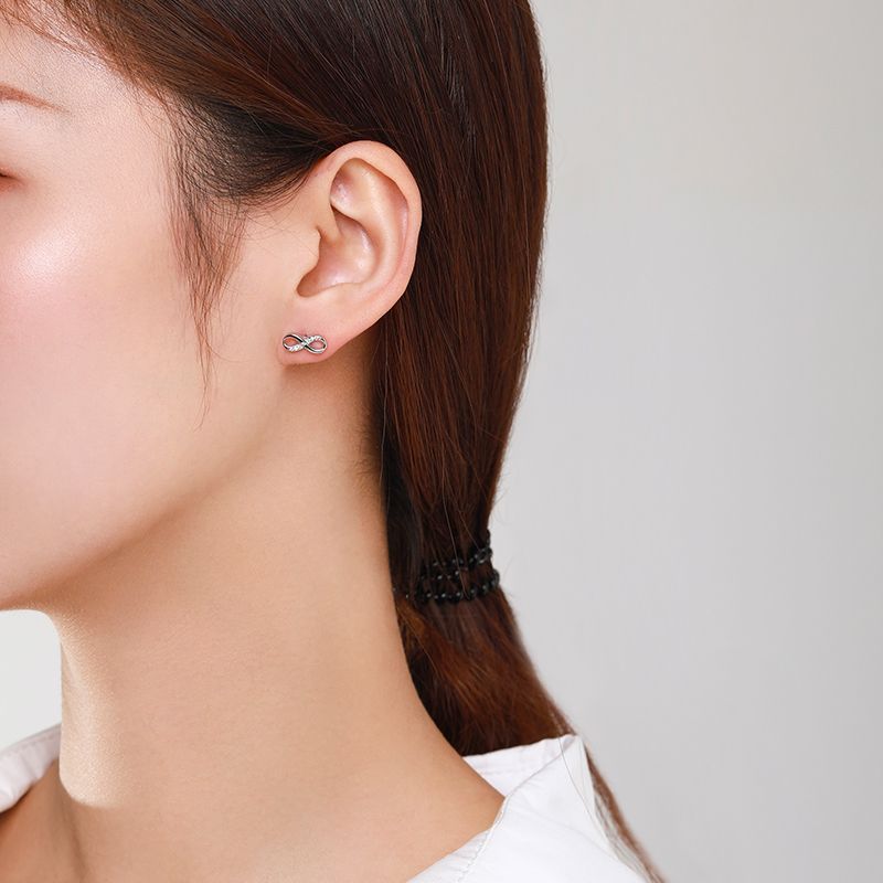 S925 Sterling Silver Simple Diamond Stud Earrings