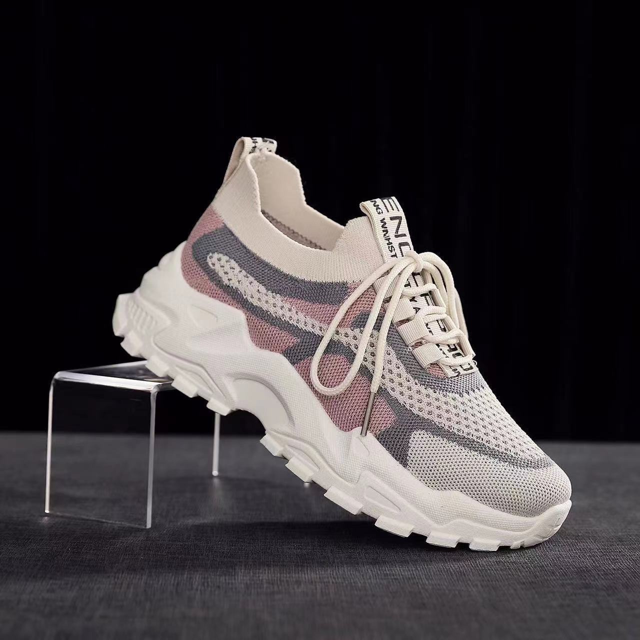 Women's Lightweight Breathable Dad Soft Sole Sports Shoes