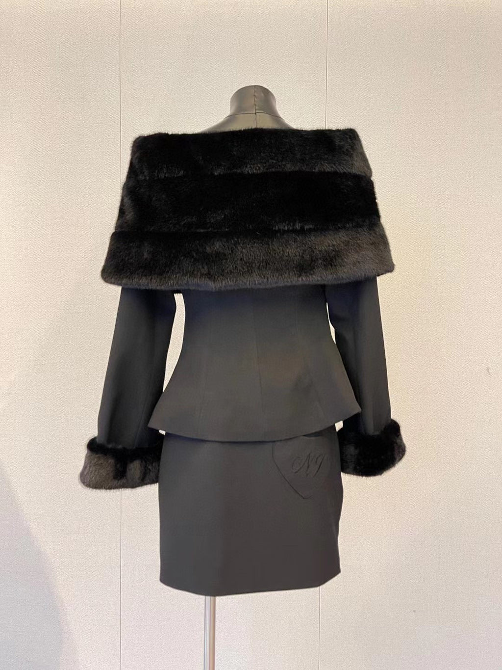 Early Spring Off-Shoulder Fur Short Coat and Skirt Set