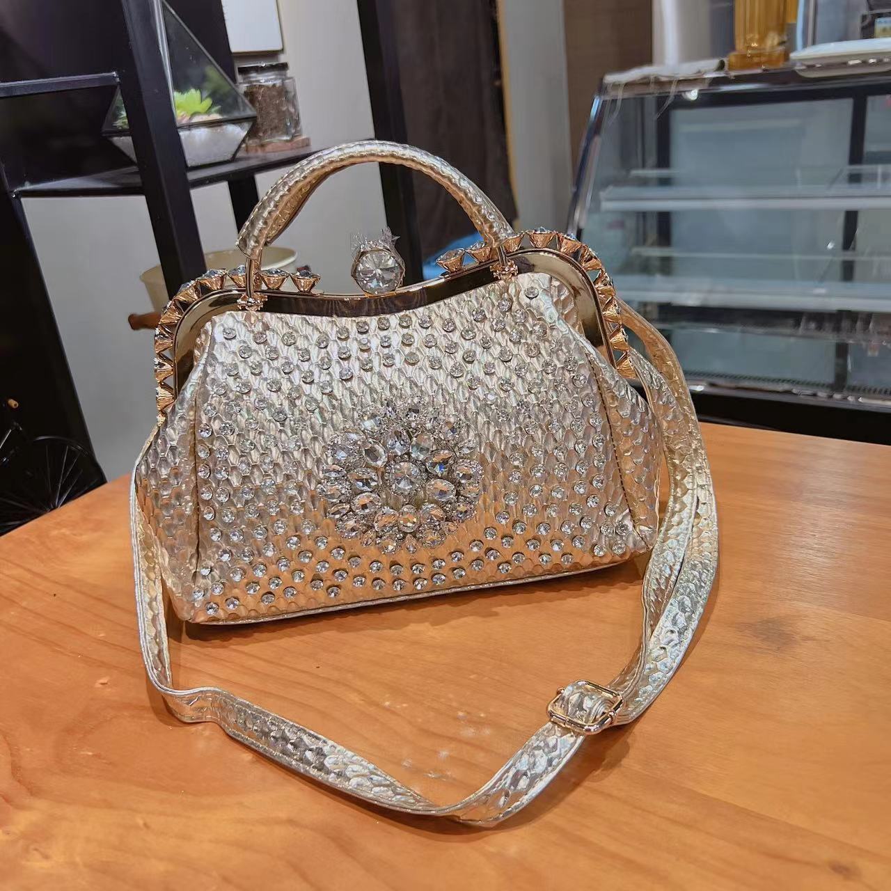 Large Capacity Diamond Inlaid Crossbody Handbag