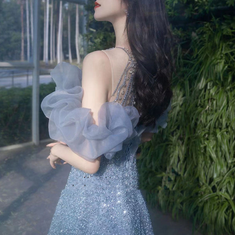 Robe de soirée en gaze légère bleu saphir perlée pour femme