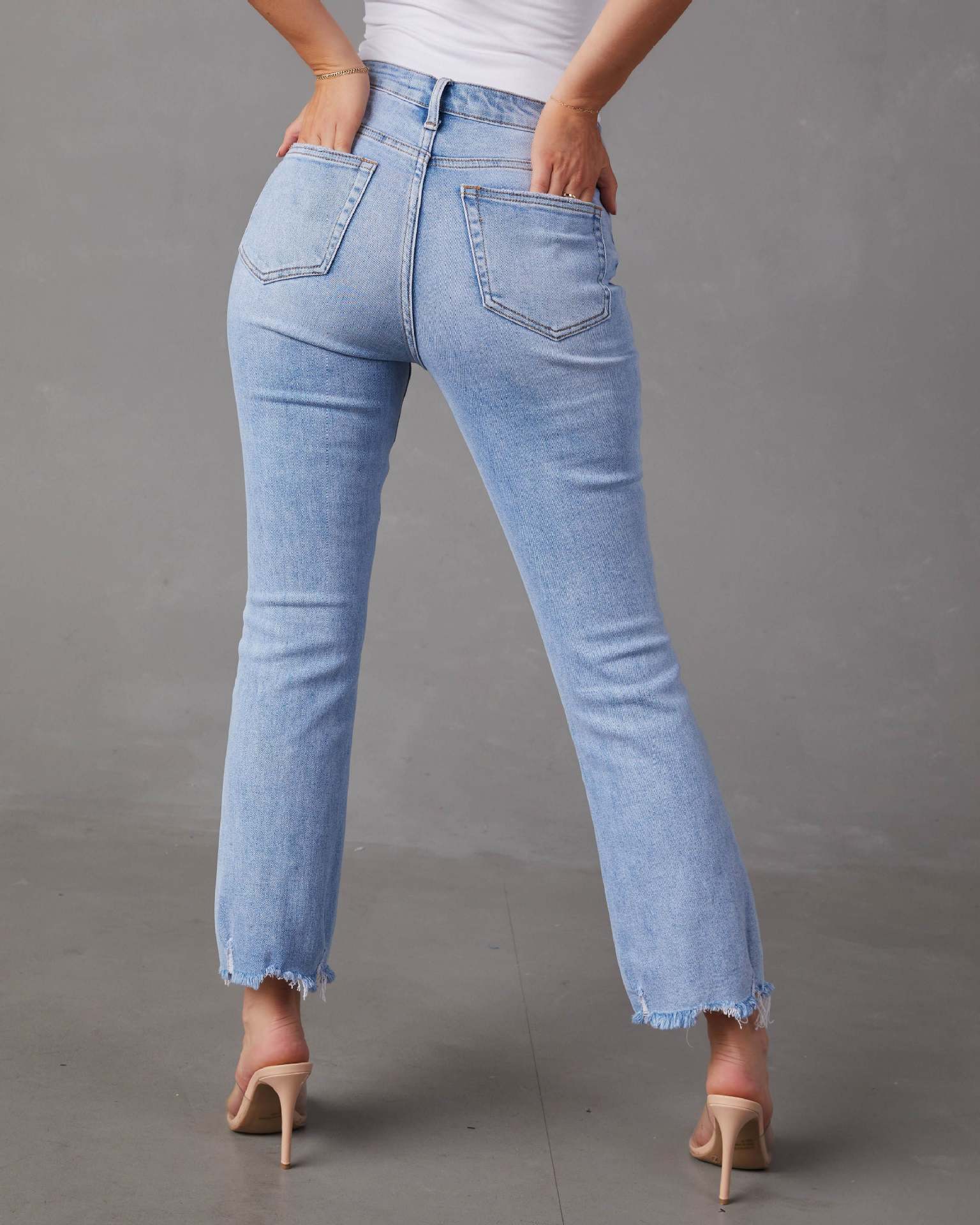 Jean femme bleu clair délavé et déchiré – Tailles S à 2XL