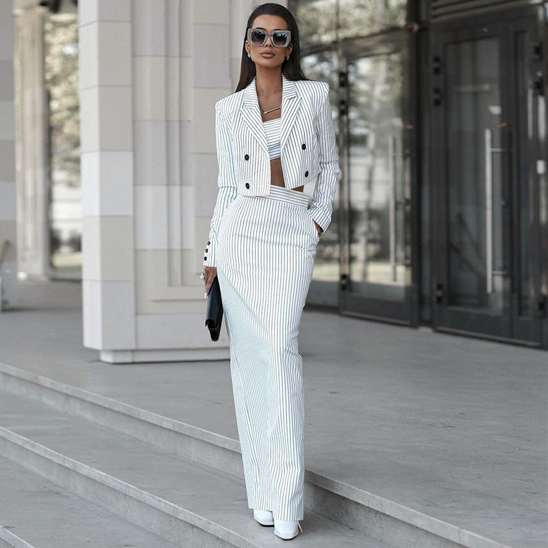 Ensemble deux pièces tailleur personnalisé en blanc à carreaux pour femme