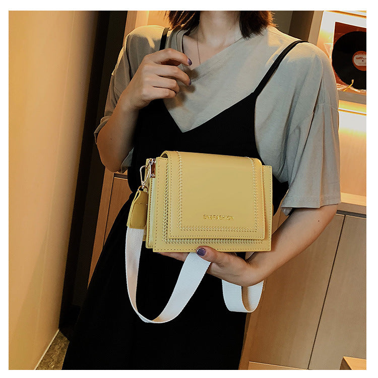 Textured Western Chain Crossbody Bag with Zipper Pocket